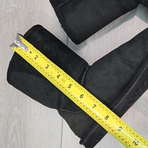 Ugg Australia Women 5825 Leather Sheepskin Boots shoes sz 6 - Picture 9 of 13